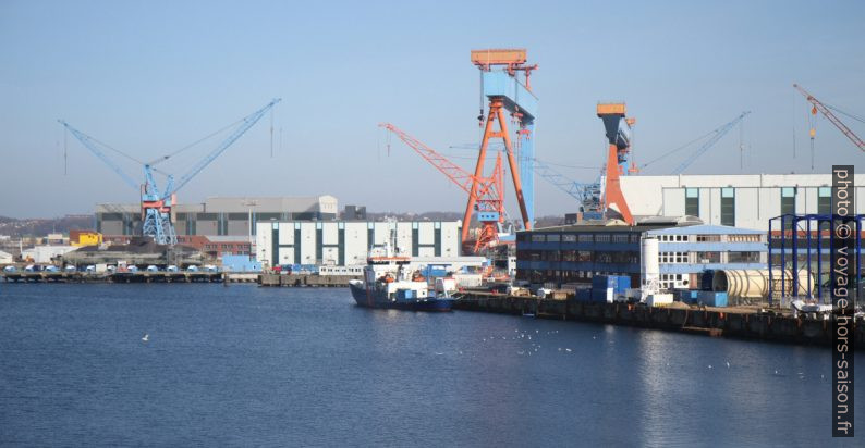 Chantier naval HDW sur la rive sud de Kiel. Photo © Alex Medwedeff