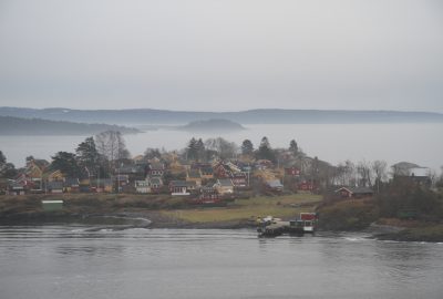 Maisons en bois sur l'Île de Nakkholmen. Photo © Alex Medwedeff