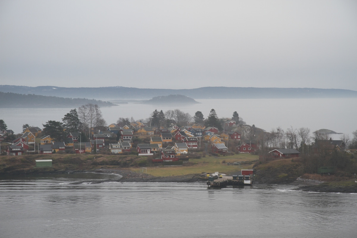 Maisons en bois sur l'Île de Nakkholmen. Photo © Alex Medwedeff
