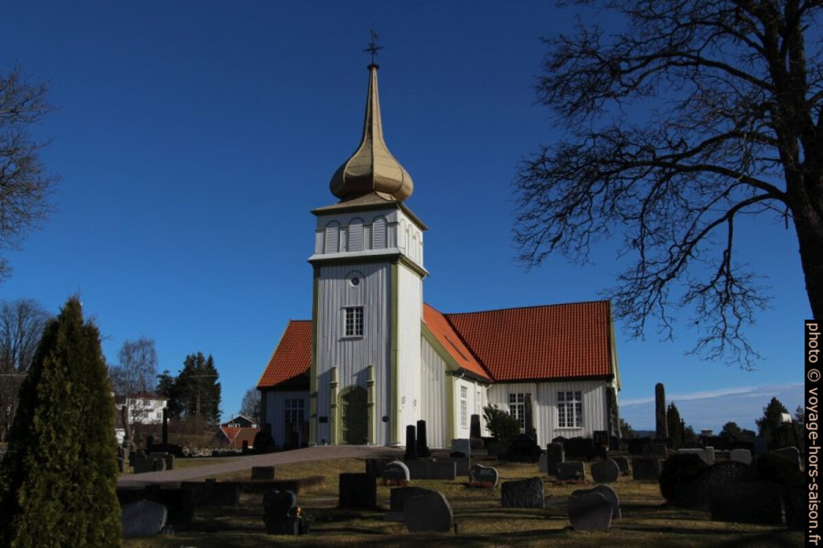 Église blanche de Kongsvinger. Photo © André M. Winter
