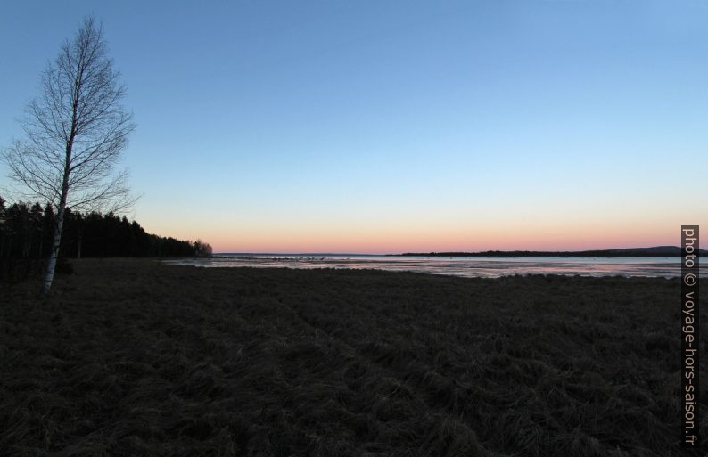 Lac Siljan hivernal en fin de journée. Photo © André M. Winter