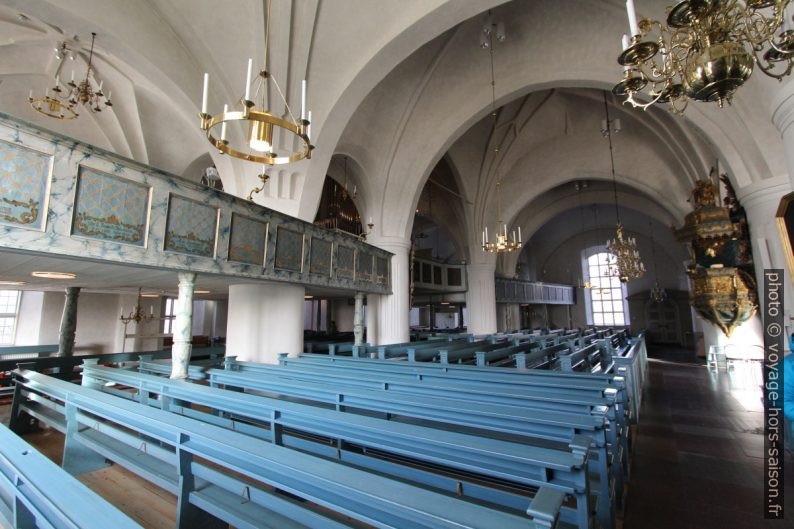 Vue du transept de l'église de Leksand. Photo © André M. Winter