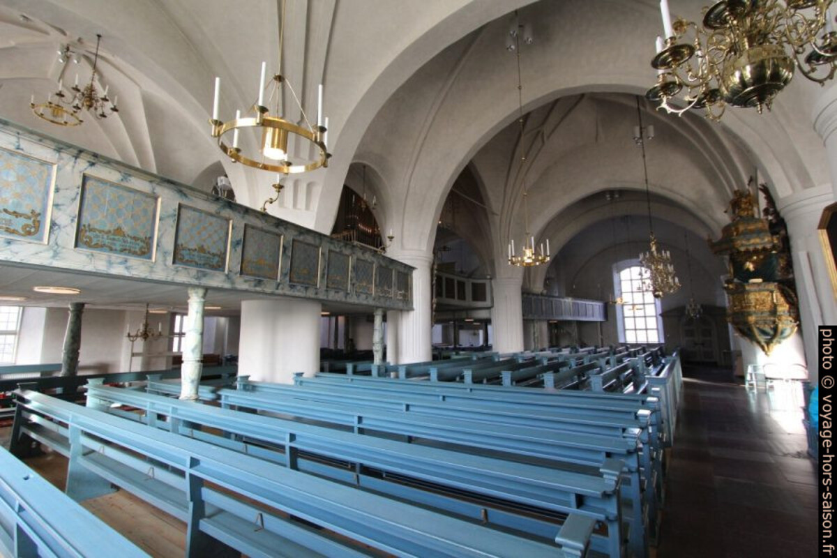 Vue du transept de l'église de Leksand. Photo © André M. Winter