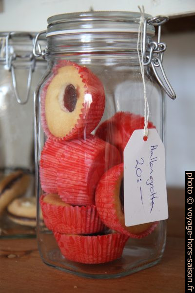 Petits gâteaux en bocal. Photo © Alex Medwedeff