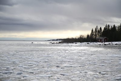 Cap au large de Kallviksskäret. Photo © Alex Medwedeff