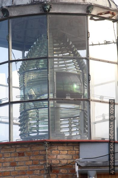 Lentille de Fresnel du Phare de Bjuröklubb. Photo © André M. Winter