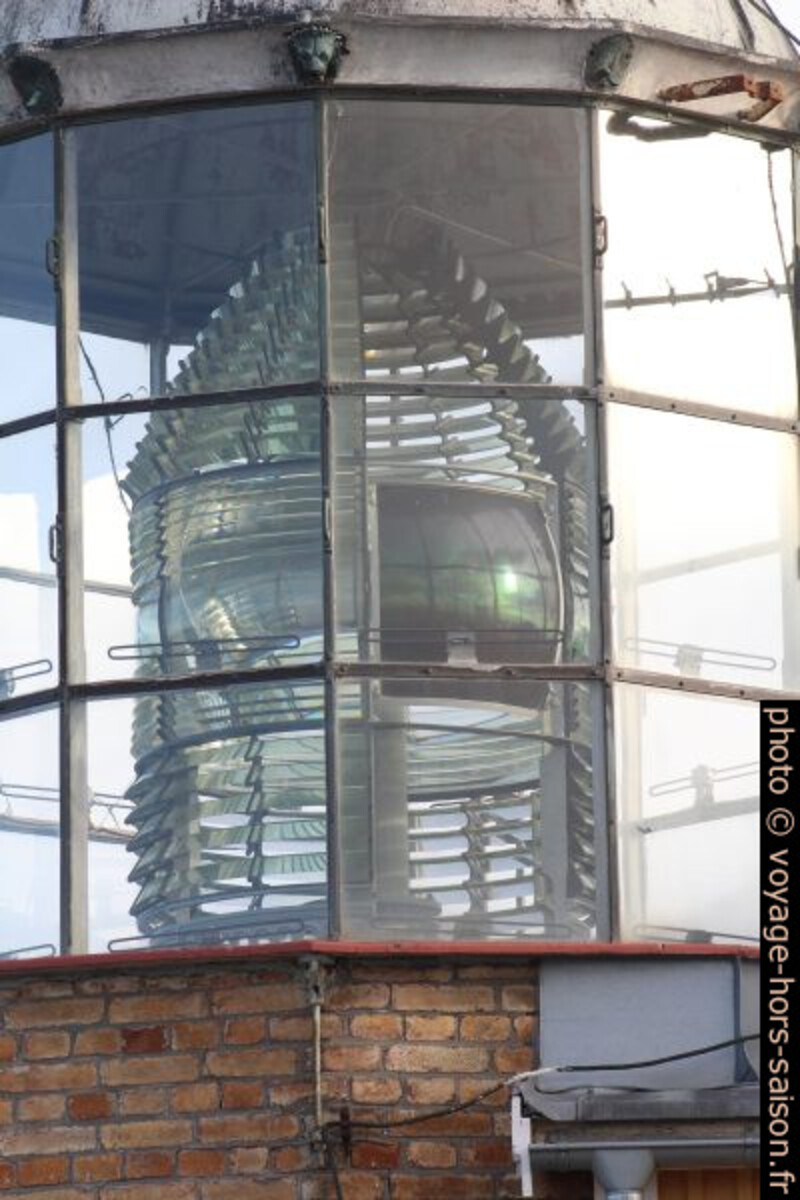 Lentille de Fresnel du Phare de Bjuröklubb. Photo © André M. Winter