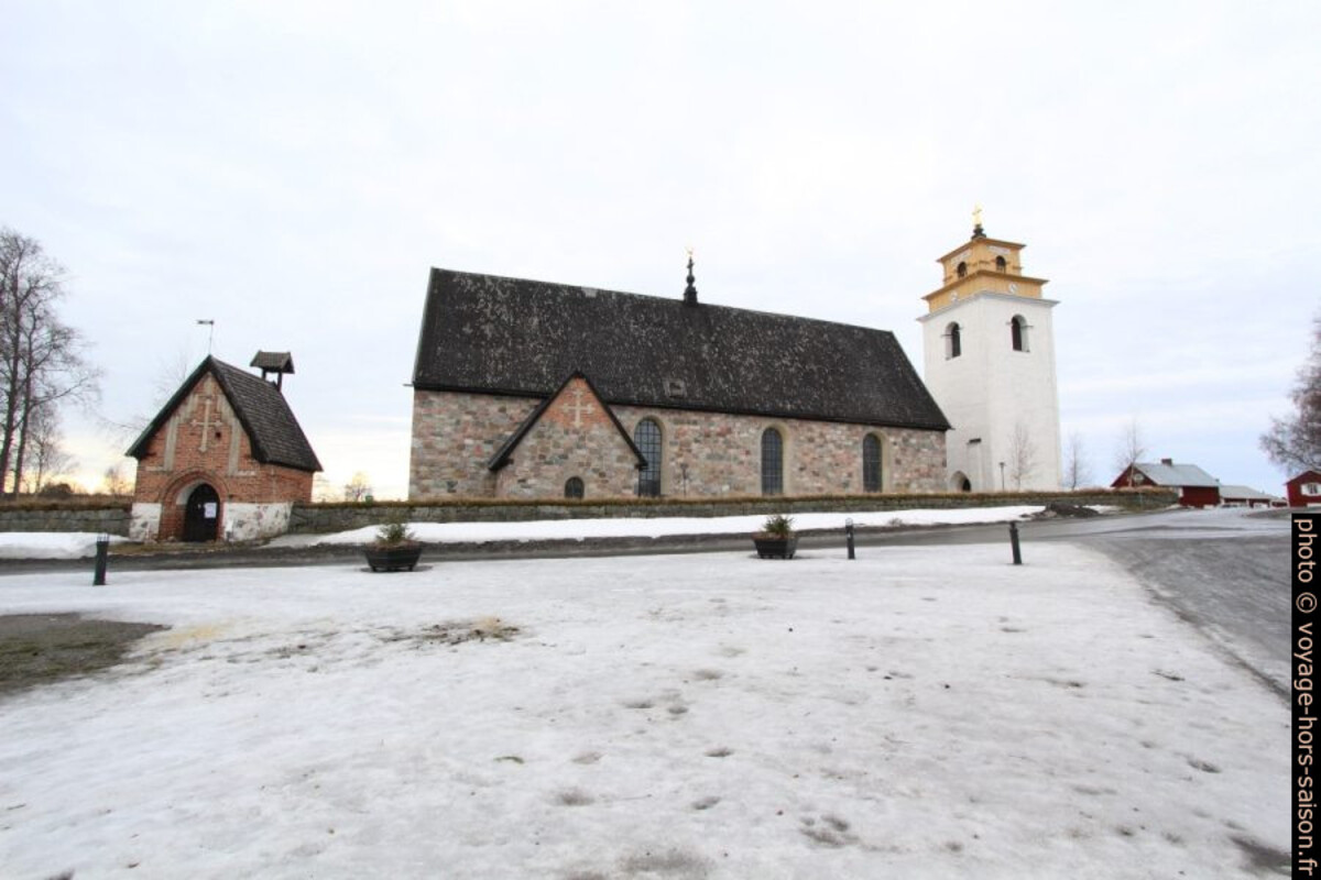 Face nord de l'église Nederluleå. Photo © André M. Winter