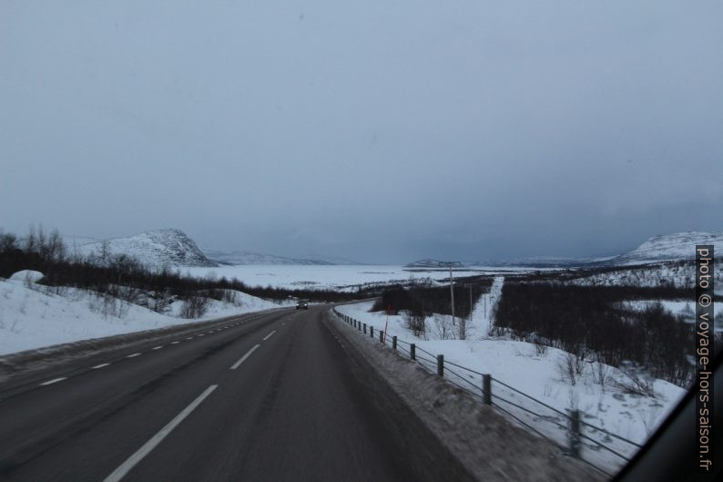 Route à l'est d'Abisko. Photo © Alex Medwedeff