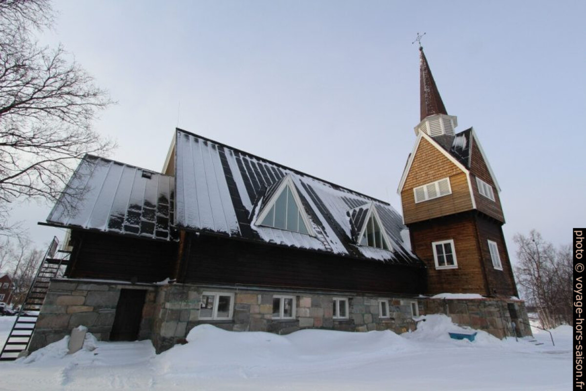 Côté nord de l'église de Karesuando. Photo © André M. Winter