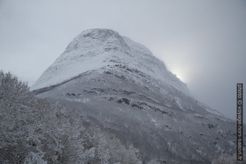 Stortinden, 914 m. Photo © Alex Medwedeff