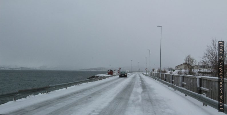 Route E8 menant à Tromsø. Photo © André M. Winter