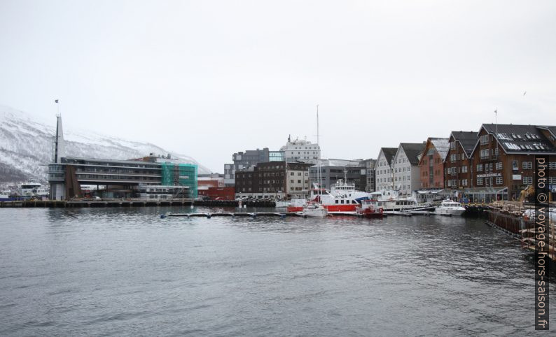 Port historique et principal de Tromsø. Photo © Alex Medwedeff