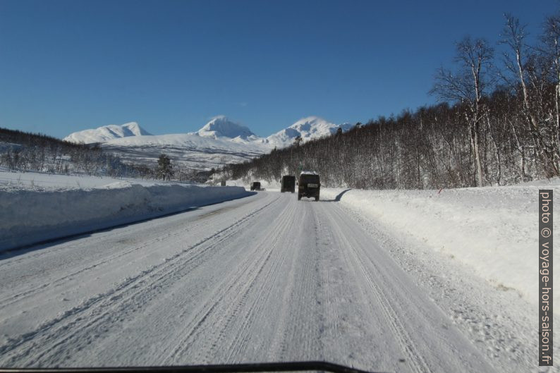 Convoi militaire de Cold Response 2014. Photo © André M. Winter