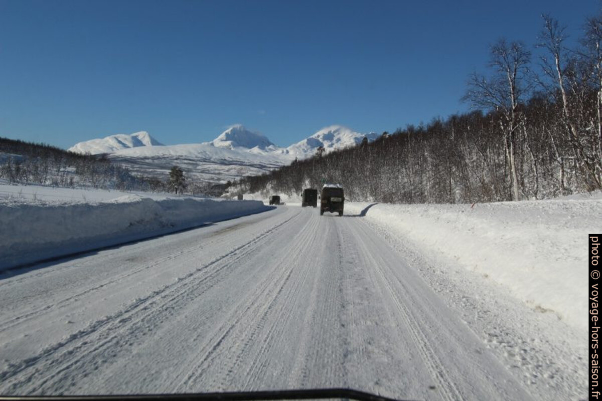 Convoi militaire de Cold Response 2014. Photo © André M. Winter