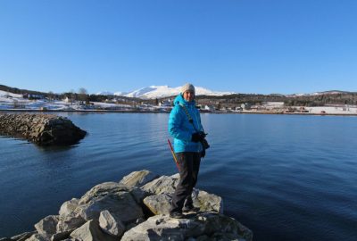 Alex sur la jetée de Kjeldebotn