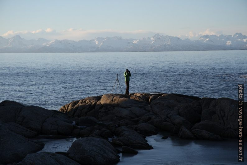 André sur la côte granitique de Tranøy et les Îles Lofoten