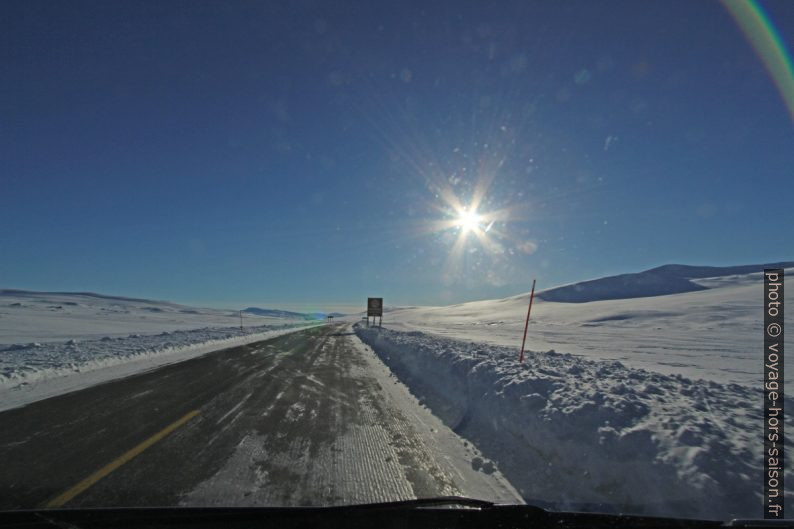 Passage du cercle polaire sur la route E6. Photo © André M. Winter