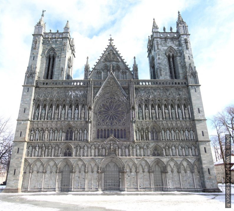 Façade ouest de la cathédrale de Nidaros. Photo © André M. Winter