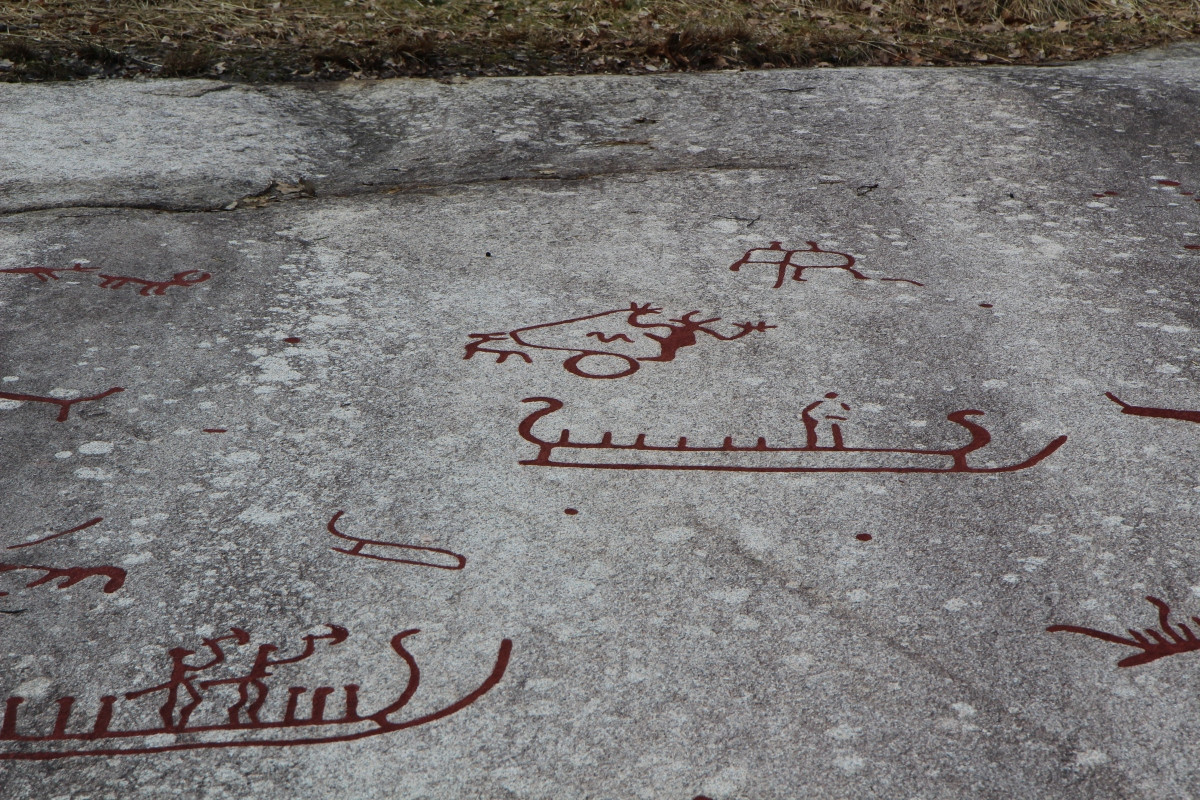 Homme à la charrue sur la dalle principale de Vitlycke. Photo © André M. Winter