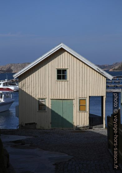 Une maison de pêcheur blanche. Photo © Alex Medwedeff