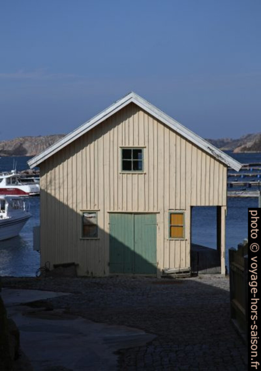 Une maison de pêcheur blanche. Photo © Alex Medwedeff