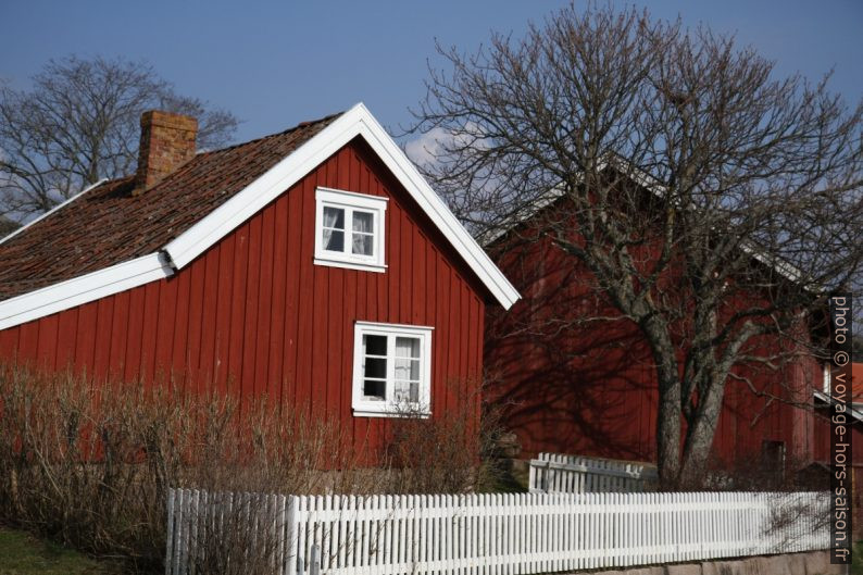 Maisons rouge Falun à Hamburgsund. Photo © Alex Medwedeff