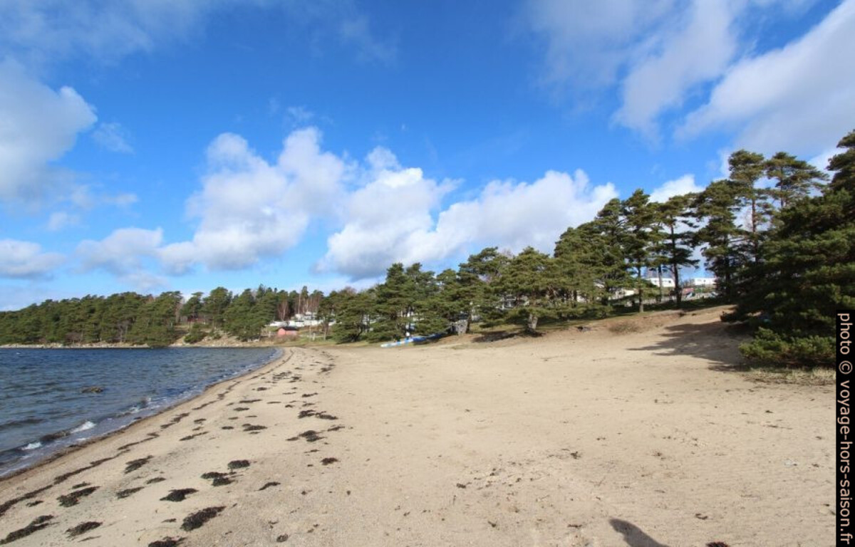 Plage du Camping Havsten. Photo © André M. Winter