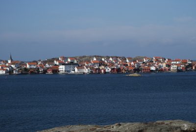 Village de Gullholmen vus de la côte. Photo © Alex Medwedeff