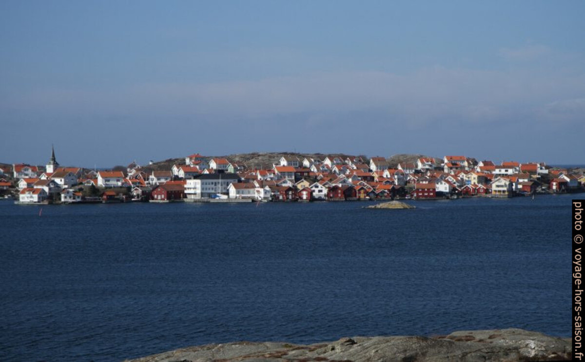 Village de Gullholmen vus de la côte. Photo © Alex Medwedeff