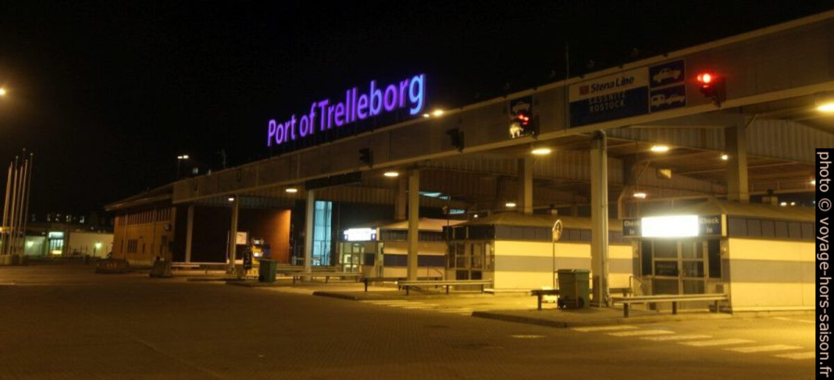 Entrée du Port de Trelleborg. Photo © André M. Winter