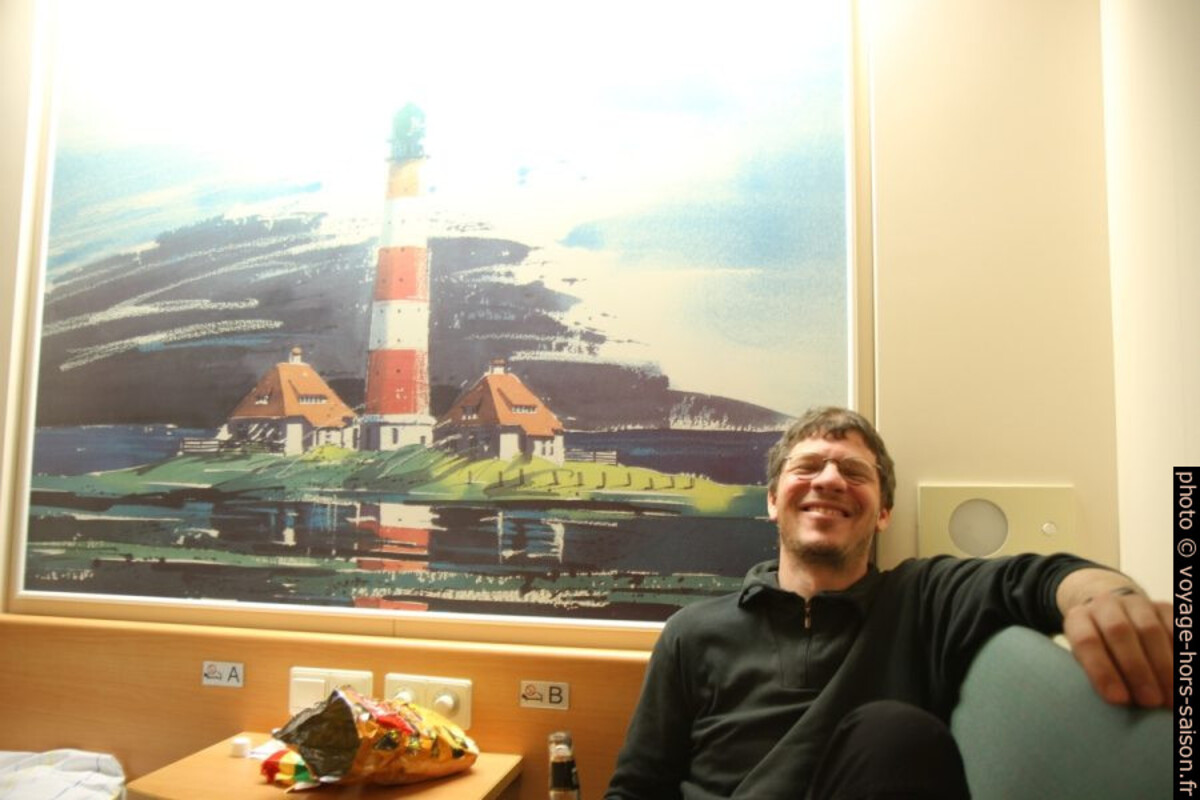 André dans une cabine du ferry Nils Holgerson de la TT-Line. Photo © Alex Medwedeff