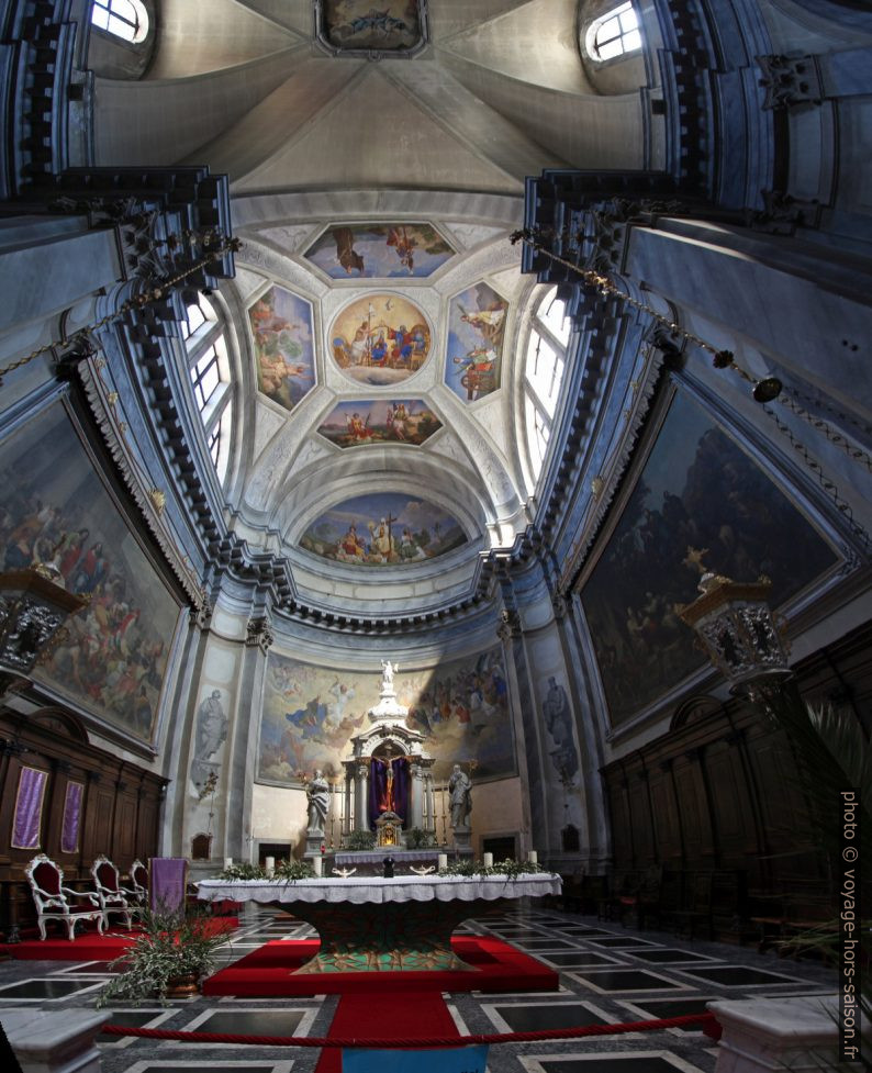 Fresques de la nef de l'église Santa Giustina. Photo © André M. Winter