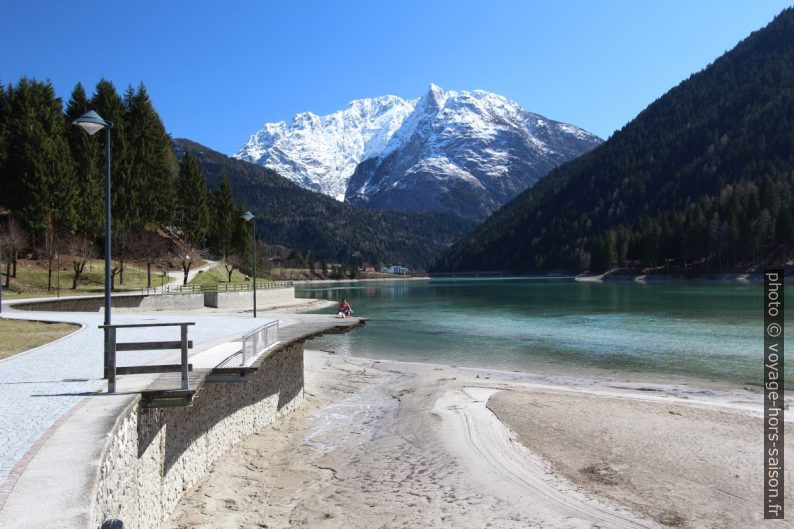 Barrage de Ansiei et le massif du Gruppo dei Brentoni. Photo © André M. Winter