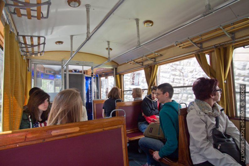 L'intérieur de la motrice n° 405 du tramway d'Opicina datant de 1935. Photo © André M. Winter