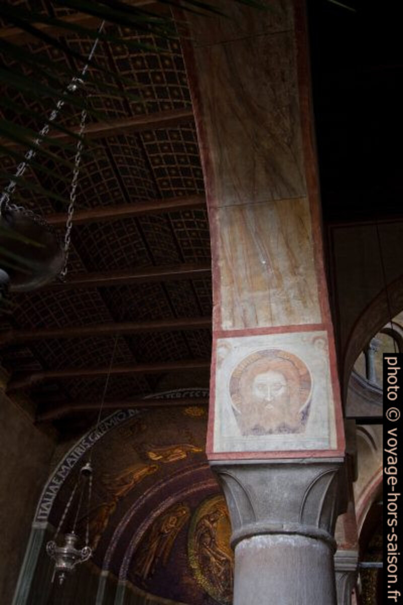 Représentation sévère de Jésus dans la cathédrale de Trieste. Photo © André M. Winter