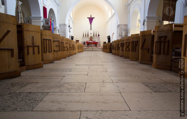 Alphabet glagolitique dans l'église de Senj. Photo © André M. Winter