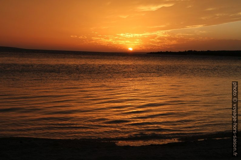 Coucher de soleil à l'Île de Pag. Photo © Alex Medwedeff