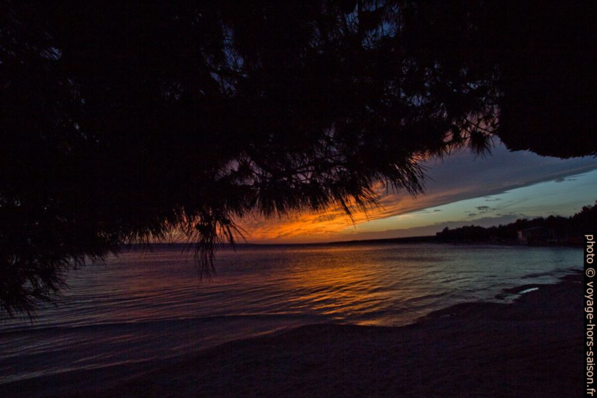 Coucher de soleil à Šimuni. Photo © André M. Winter