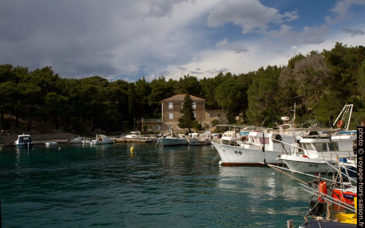 Port de Mandre. Photo © Alex Medwedeff