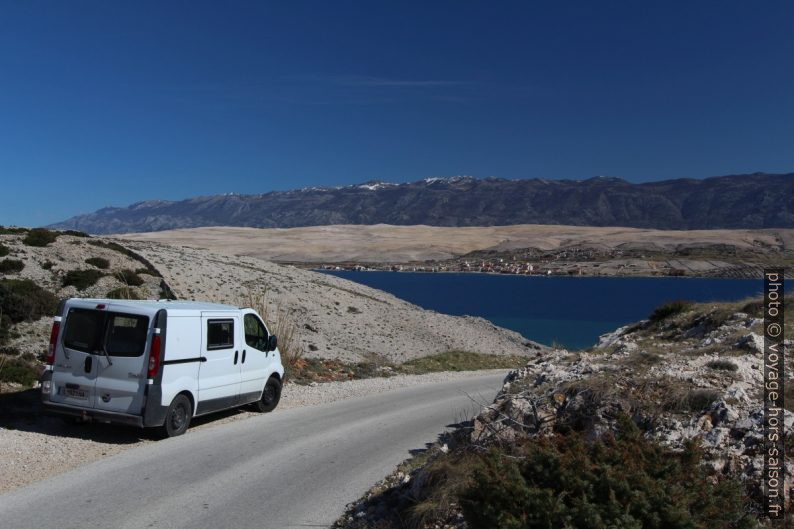 Notre Trafic et le Massif de Velebit au fond. Photo © André M. Winter