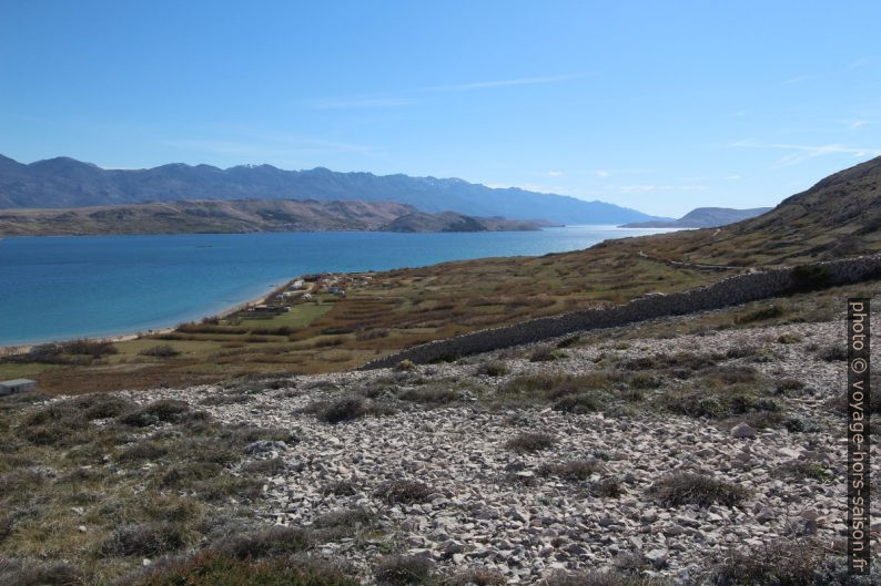 Plage de Sveti Duh et le Détroit de Pag. Photo © Alex Medwedeff