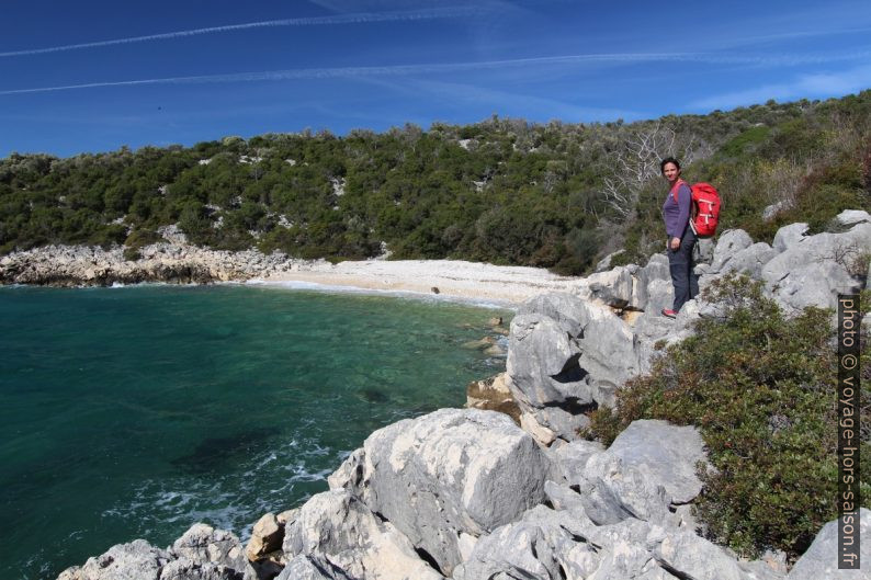 Alex arrivant à la Plage d'Uvala Vadikandija. Photo © André M. Winter