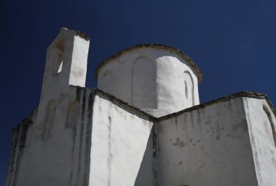 Clocher-mur et coupole de l'église Crkva Sv. Križa. Photo © Alex Medwedeff