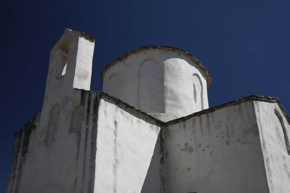 Clocher-mur et coupole de l'église Crkva Sv. Križa. Photo © Alex Medwedeff