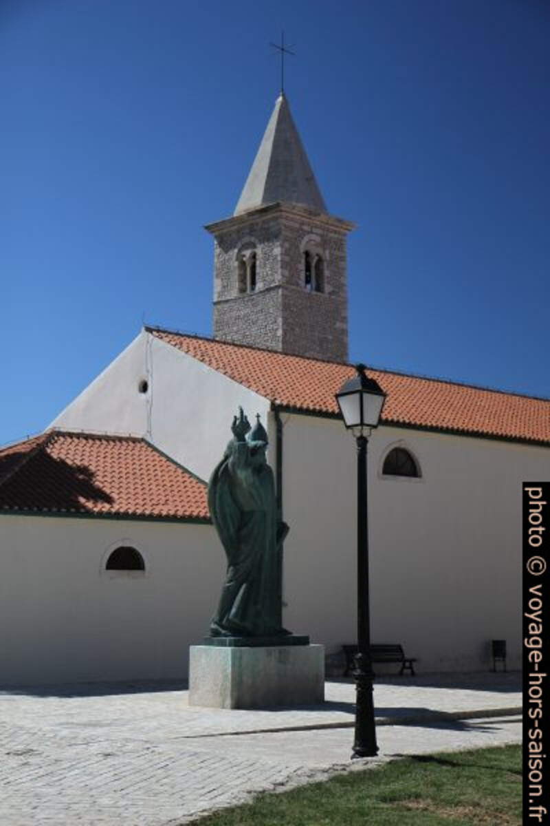 Grégoire de Nin et l'église Crkve Sv. Anselma. Photo © Alex Medwedeff
