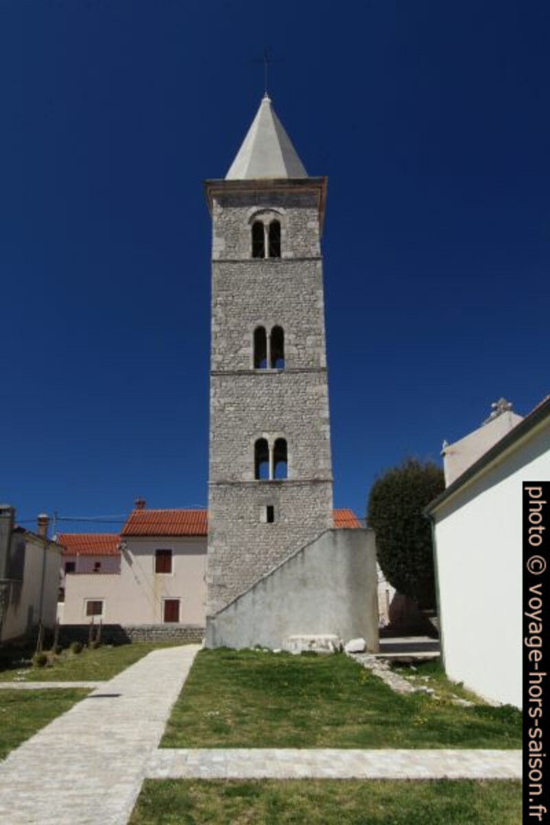 Zvonik župne crkve sv. Anselma. Photo © André M. Winter