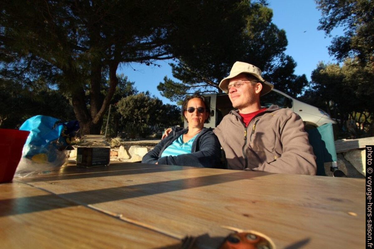 Alex et André au coucher du soleil à Šimuni. Photo © André M. Winter