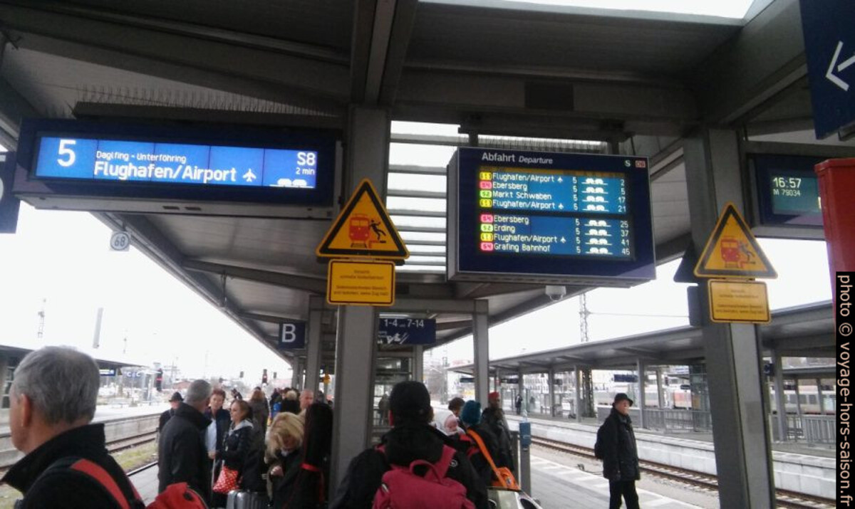 Quai de gare à München Ost. Photo © André M. Winter