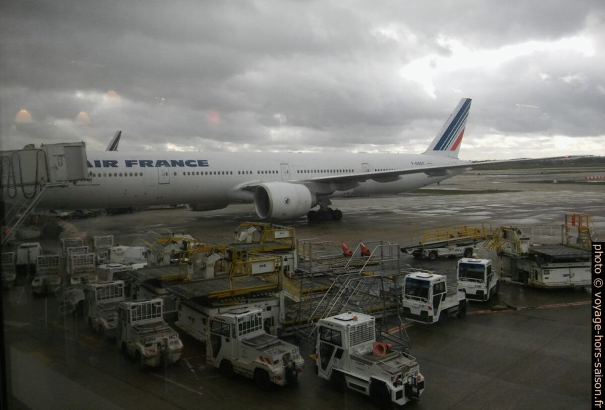 Avion Boeing 777-300ER F-GSQT d'Air France. Photo © André M. Winter